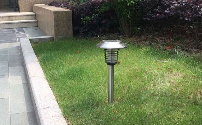 小區戶外(wài)草坪滅(miè)蚊燈安裝 小區戶外草(cǎo)坪滅蚊燈安(ān)裝